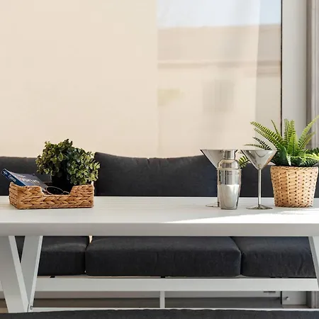 Jasmine Apartment *