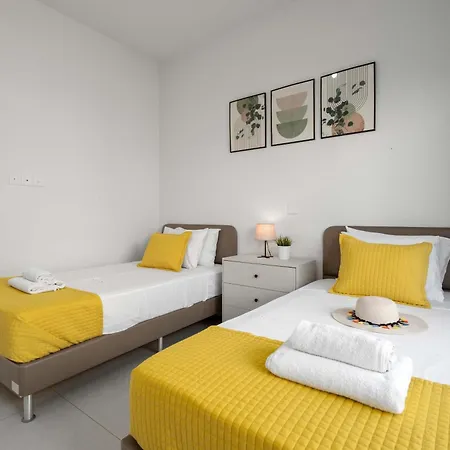 Jasmine Apartment *