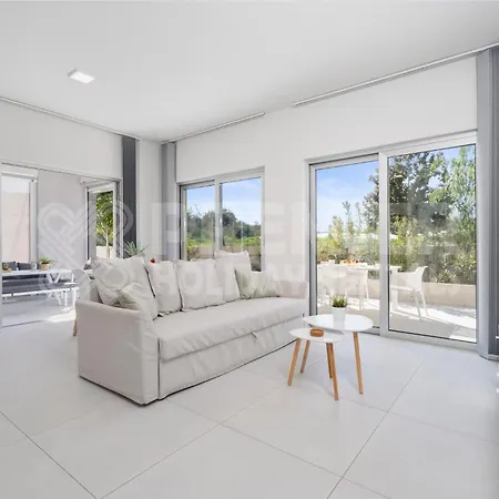 Jasmine * Paralímni